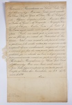 DOM PEDRO V  -  (1837-1861)  REI  DE PORTUGAL E DOS ALGARVES. FILHO DA RAINHA DONA MARIA II E NETO DE DOM PEDRO IV (NOSSO DOM PEDRO I) CHAMADO DE O MUITO AMADO OU O ESPERANÇOSO. CARTA DIRIGIDA AO CARDEAL SCHURASSENBERG DATADO DE 23 DE FEVEREIRO DE 1859  AGRADECENDO VOTOS DE FELIZ NATAL. COM SELOS DE ARMAS. EXCERTOS DO TEXTO: ILUSTRISSIMO E REVERENDÍSSIMO EM CHRISTO PADRE CARDEAL SCHURASSENBERG: MEU COMO IRMÃO MUITO AMADO. EU DONA PEDRO POR GRAÇA DE DEUS REI DE PORTUGAL, E DOS ALGARVES, DAQUEM E DALEM MAR EM ÁFRICA SENHOR  DE GUINÉ E DA CONQUISTA, NAVEGAÇÃO  E COMÉRCIO DA ETIÓPIA, ARAPIA, PÉRSIA E DA INDIA ETC...VOS ENVIO MUITO SAUDAR COMO AQUELE QUE MUITO AMO E PREZO . RECEBI COM MUITO GOSTO A VOSSA CARTA EM QUE ME FELICITAES POR OCSIAO DA FESTIVIDADE DO SANTISSIMO  NATAL, E MUI SENSÍVEL A ESTA PROVA DE INTERESSE QUE TOMAES PELA MINHA VENTURA PEÇO QUEIRAS ACEITAR A EXPRESSÃO DO MEU RECONHECIMENTO ASSEGURANDO-VOS QUE A ESTIMAÇÃO QUE FAÇO DE VOSSA PESSOA , PELAS EMINENTES QUALIDADES QUE VOS ADORNÃO  ME LEVAM A DESEJAR QUE SEMPRE PROPORCIONEM MUITAS OCASIÕES EM QUE POSSA OBSEQUIAR-VOS.  ILLUSTRISSIMO E REVERENDISSIMO EM CHRISTO PADRE CARDEAL SCHURASSENBERG, MEU COMO IRMÃO MUITO AMADO. NOSSO SENHOR HAJA A VOSSA PESSOA EM SUA SANTA GUARDA. ESCRITA NO PALACIO O DAS NECESSIDADES EM 23 DE FEVEREIRO DE 1859. ASSINA REI . NOTA: O Esperançoso e o Muito Amado, esses eram os apelidos Pedro V, que foi Rei de Portugal e Algarves de 1853 até sua morte em 1861. Fruto mais velho da união entre a filha de dom Pedro I, a rainha Maria II, e o Rei Fernando II, ele ascendeu ao trono muito novo, apenas com 16 anos, mas sua promissora trajetória terminou de maneira precoce. A frente do Reino, conseguiu reconciliar o povo com a casa real, detalhe muito importante dado que o período de sua matriarca no poder passou por um período de guerra civil. Parte fundamental dessa conquista, dom Fernando II orientou o jovem no que diz respeito às grandes obras públicas que foram efetuadas naquele período.Embora muito jovem quando chegou ao poder, em decorrência da morte de sua mãe, com seu pai atuando como regente de seu reino até sua maioridade me 1855, Pedro V era considerado por muitos como um monarca exemplar.Tudo isso o fez ser reconhecido e descrito como um monarca de valores sociais bem presentes, muito em virtude da sua educação, o que lhe permitiu um trabalho junto das comunidades, além de um vasto conhecimento do continente europeu.Sua aclamação como rei aconteceu em 16 de setembro de 1855. Neste mesmo ano ainda ocorreu a inauguração do primeiro telegrafo no país. Pouco mais de um ano depois, houve a abertura do primeiro caminho de ferro que ligava as cidades de Lisboa e Carregado.Outra importante conquista de seu reinado foi o início das primeiras viagens regulares de navios entre Portugal e Angola. Durante seu governo, estudou com afinco todas as deliberações governamentais que foram propostas e também criou o Curso Superior de Letras, em 1859, subsidiando de seu bolso um donativo de 91 contos de réis.Diferentemente de muitos naquela época, Pedro V era um defensor voraz da abolição da escravatura e também se mostrou muito preocupado com seu povo. Durante seu reinado, Portugal foi atingido com duas epidemias preocupantes: a primeira de cólera, que se espalhou entre 1853 e 1856; e a outra de febre amarela, que atingiu a população de 1856 a 1857.Durante esses anos, ao invés de se refugiar e cuidar de sua saúde, o monarca passou a percorrer hospitais e visitar enfermos, passando diversos momentos os observando de suas cabeceiras. O ato lhe deixou cada vez mais popular.Em 1858, Pedro V casou-se, de maneira preventiva, com a princesa Estefânia de Hohenzollern-Sigmaringen. Entretanto, a união durou pouco tempo, já que a princesa faleceu no ano seguinte. Porém, juntos, conseguiram fundar hospitais públicos e instituições de caridade. Cumprindo um desejo de sua companheira, o monarca ainda fundou o Hospital de Dona Estefânia, em Lisboa.Dois anos depois, porém, todo o sonho iniciado por Pedro V teve seu fim. Isso porque, em 11 de novembro de 1861, o monarca pereceu, aos 24 anos, devido à febre tifoide. Sua partida causou uma enorme comoção e tristeza em todas as escalas da sociedade.Não tendo filhos, acabou sendo sucedido por seu irmão, o infante dom Luís, que residia no sul da França. Seu corpo foi sepultado no Panteão Real da Dinastia de Bragança, no Mosteiro de São Vicente de Fora, em Lisboa.Como legado, deixou uma notável preparação moral e intelectual  além de estudar ciências naturais e filosofia, também dominava o grego e o latim, e chegou a estudar um pouco do inglês , muito influenciado por seu educador Alexandre Herculano.Além do mais, sempre trocava correspondências com Mário Jorge de Castro Botelho, a quem pedia conselhos para governar. "Com um temperamento observador, grave, desde criança ... mandou pôr à porta do seu palácio uma caixa verde, cuja chave guardava, para que o seu povo pudesse falar-lhe com franqueza, queixar-se ... O povo começava a amar a bondade e a justiça de um rei tão triste ...", descreveu um de seus biógrafos.