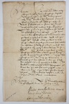 PRINCIPE MAURÍCIO DE NASSAU (1604-1679) -  CHAMADO O BRASILEIRO  RARÍSSIMA CARTA ESCRITA DURANTE A GUERRA DOS TRINTA ANOS ENTRE PAÍSES BAIXOS E ESPANHA EM 22 DE JUNHO DE 1626.  PARTICIPANDO NESSE MOMENTO DA CAMPANHA MILITAR DE BREDA, PARA RETOMAR A CIDADE DOS ESPANHÓIS HAVIA INICIADO A RECONQUISTA DAS PRAÇAS FORTES ESTRATÉGICAS AO LONGO DOS RIOS, UMA VEZ QUE COM A CRISE EM MANTUA A ESPANHA PARA ALI DESLOCOU TROPAS. ESCREVE COMO CAPITÃO DO EXÉRCITO NEELANDES. FOI GRAÇAS AS SUAS PROEZAS MILITARES NESSE CONFLITO QUE SEU NOME FOI COBERTO DE PRESTÍGIO E RECONHECIDA SUA EXPERIÊNCIA MILITAR. ASSINA PRINCIPE DE NASSAU. BREDA, 22 DE JUNHO DE 1626. CURIOSAMENTE  O PRÍNICPE MAURÍCIO DE NASSAU TERIA SUA CASA ENTRELAÇADA AO INIMIGO FIGADAL, A CASA REAL DE AVIS, DOS REIS DE PORTUGAL, ISSO ACONTECEU PELO CASAMENTO SECRETO DE SUA IRMÃ  EMÍLIA DE NASSAU COM O PRINCIPE MANUEL DE PORTUGAL FILHO DO REI DOM ANTONIO I, O PRIOR DE CRATO, ÚLTIMO REI DA DINASTIA PORTUGUESA DE AVIS  DESTRONADO POR FILIPE DA ESPANHA NO PERÍODO DA DOMINAÇÃO FILIPINA. O PRINCIPE MAURÍCIO NÃO GOSTOU NADA DA UNIÃO, PELO CONTRÁRIO, O FILHO DE UM REI PORTUGUÊS DESTRONADO, UM SOBRINHO DO ELEITOR PALATINO, DO INIMIGO SACRO IMPÉRIO GERMÂNICO TAL FOI O DESAGRADO QUE O PRINCIPE MAURÍCIO DE NASSAU CORTOU RELAÇÕES COM SUA IRMÃ E A BANIU DURANTE DEZ ANOS DE SUA CORTE. NO FIM DA VIDA, SE RECONCILIARAM MAS ELE TEVE DE CONFORMAR-SE COM  SEUS SOBRINHOS COM O SANGUE PORTUGUÈS DE AVIS. NOTA: Johann Mauritius (João Maurício) Van Nassau-Siegen, nasceu no Castelo de Dillemburg, na Alemanha, em 17 de junho de 1604.Filho de uma tradicional família da nobreza, ele nasceu na casa de Nassau, sendo o primogênito do segundo casamento do conde João VII de Nassau.Sua educação formal começou na Universidade da Basileia, a partir dos 10 anos de idade. Em 1616, ele entrou no Collegium Mauritianum.Casou-se com Margarida de Holstein, princesa de Holstein-Sonderburg e ingressou na carreira militar a serviço dos Países Baixos em 1621, durante a "Guerra dos Trinta Anos", contra a Espanha, na qual se destacou e ganhou fama. Em 1626 foi promovido a Capitão e, em 1629, a Coronel.Mais tarde, em 1632, Nassau muda-se para Haia, onde inicia a construção da luxuosa Mauritshuis, hoje um ponto turístico da cidade holandesa e projeto do famoso arquiteto Jacob Van Campen.Porém, esta obra veio a afetar os recursos financeiros de Nassau, que, por esse motivo, aceita o convite da "Companhia Holandesa das Índias Ocidentais" para administrar a colônia holandesa no Brasil em 1636-1637, com o título de governador e comandante-chefe, além de uma excelente remuneração.Regressa aos Países Baixos em 1644, sendo elevado a General de Cavalaria e nomeado Comandante da Guarnição de Wesel.Maurício de Nassau desembarca em Recife no ano de 1637, governando a colônia por sete anos, num mandato de cinco anos e prolongável.Assim que chegou ao Brasil, organizou os expedientes militarmente a fim de expulsar os luso-espano-brasileiros para além do São Francisco, o que logrou feito em pouco.Regressou ao Recife no início do Inverno deste mesmo ano, quando passou a dedicar-se ao restabelecimento da administração civil e militar da colônia. Restabeleceu a produção da capitania por meio da oferta de empréstimos para recuperação dos engenhos de açúcar.Nassau desenvolveu a economia açucareira no Nordeste com métodos aperfeiçoados de cultivo da cana-de-açúcar e do fumo.No Recife, foi responsável pela drenagem de terrenos, construção de canais, diques, pontes, palácios (Palácio de Friburgo e Palácio da Boa Vista), jardins (botânico e zoológico), o museu natural, o observatório astronômico.Também ganha créditos por ordenar serviços públicos de primeira ordem, como o corpo de bombeiros e a coleta de lixo.Porém, em 30 de setembro de 1643, Maurício de Nassau recebe a "Carta de dispensa dos Estados Gerais" e parte numa esquadra de treze naus com uma carga avaliada em 2,6 milhões de florins, levando para seu palácio de Haia, objetos e pinturas que adornavam seu palácio no Brasil e a promessa de cargos importantes na Europa.Maurício de Nassau falece no dia 20 de dezembro de 1679 em Kleve, na Alemanha.O DOMINIO HOLANDÊS NO BRASIL: Em 1581, sete pequenas repúblicas do norte da Europa derrotaram a Espanha e se tornaram independentes. Juntas, elas formaram a Holanda. Era um país diferente. Primeiro porque era uma república, numa época em que a moda era ser monarquia.Segundo, porque era um dos poucos lugares do Velho Continente onde todo mundo podia manifestar sua própria religião. Tudo isso só durou até 1672, mas, nesses quase cem anos, os holandeses dominaram vários lugares do mundo: as Guianas, algumas ilhas perto do Japão, vilas do lado da China, a ilha de Java e a África do Sul.Também tomaram conta de uma pequena ilha nos Estados Unidos, na cidade que hoje se chama Nova York. E eles mexeram também com um território espanhol chamado Pernambuco. esde 1580, a Espanha controlava Portugal, e portanto também mandava no Brasil. Os holandeses  ou flamengos  queriam tirar de seus antigos donos espanhóis a região mais rica do Brasil naquela época, o Nordeste. Começaram em 1624, com uma tentativa de dominar a capital, Salvador. Com a força de 25 navios a vela, eles conseguiram. Mas só por um ano. Depois disso, a Espanha retomou a cidade e matou os 1.900 soldados inimigos que estavam ali. Em 1630, os flamengos voltaram com 67 navios e atacaram a praia de Pau Amarelo, no litoral de Pernambuco. Essa capitania era bem importante: tinha mais de 120 engenhos e estava no centro da mais importante região produtora de açúcar do mundo.Dali se instalaram em Recife e Olinda, onde conseguiram ficar por 24 anos. Batizada de Nova Holanda, Recife ganhou um governador-geral chamado Johan Maurits Von Nassau-Siegen. Ao chegar, em 1637, Nassau começou a revolucionar para sempre a cidade.O novo governador não veio sozinho. Com ele chegaram a Recife 46 artistas, cronistas, naturalistas e arquitetos. Esse pessoal documentou todas as obras do governo e também pesquisou a natureza e a população da nova colônia. Começou então um período de crescimento cultural que o Brasil nunca tinha conhecido antes, e demoraria para encontrar de novo. Eles projetaram uma nova cidade, reproduziram as paisagens, fizeram mapas, catalogaram animais e plantas e retrataram os índios e os escravos. Até hoje esse trabalho é considerado importante para a história das ciências, diz o historiador Leonardo Dantas Silva.Nassau encontrou uma cidade miserável de 7 mil moradores. Ele não demorou para começar a reforma geral. Primeiro mexeu na Ilha de Antônio Vaz (que hoje é o bairro de Santo Antônio, no centro do Recife), onde construiu a Mauritsstaden  ou, em bom português, a Cidade Maurícia.Ali fez ruas, praças, pontes, mercados, canais, jardins e saneamento. Também mandou que os moradores varressem a rua em frente de suas casas e parassem de jogar dejetos nas calçadas. Continuando as obras, construiu uma ponte para ligar a Cidade Maurícia ao bairro do Recife. Foi a primeira ponte da América Latina.Ela existe até hoje e é chamada de Ponte Maurício de Nassau. Recife virou a cidade mais cosmopolita da América. Holandeses, franceses, alemães e poloneses correram para lá. Mulheres holandesas chegaram para trabalhar nos novos bordéis, que ficaram famosos no mundo inteiro. Logo muita gente estava com sífilis, uma doença sexualmente transmissível.Nassau prestava contas à Companhia das Índias Ocidentais, a empresa holandesa que cuidava de todos os territórios ocupados no lado do oceano Atlântico. E foi por causa de suas brigas com os patrões que ele acabou sendo demitido, em 1643.Acontece que o governador gastava muito dinheiro com suas obras, e não dava o lucro que a Companhia esperava. Além disso, os holandeses tomaram conta dos engenhos de açúcar, mas não aprenderam como eles funcionavam.Então Nassau dependia dos portugueses  por isso, ele era obrigado a fazer uma média e não cobrar parte dos impostos. A Companhia pediu que Nassau fosse para cima de todo mundo que estivesse endividado, mas ele não obedeceu. Acabou dispensado.Depois veio o caos: em 1645 os portugueses começaram uma guerra pela independência que durou até 1654. No auge da penúria e da violência, os recifenses foram obrigados a comer gatos, cachorros, cavalos selvagens e ratos.O conde Nassau voltou à Europa no mesmo barco que o trouxe ao Brasil, o Zuphen. Levou 13 navios e muito, mas muito dinheiro: 2,6 milhões de florins. Dava para construir 18 pontes iguais à que ele tinha feito.Na bagagem, também estavam amostras de plantas, animais e objetos indígenas e toda a produção de seus pintores e cronistas. Esse material deu aos europeus uma ideia inédita das riquezas do Novo Mundo. E também fez com que Johan Maurits ficasse conhecido, na Holanda, como Maurício Brasileiro. EXTRAIDO DE: https://aventurasnahistoria.uol.com.br/noticias/terra-brasilis/nassau-o-brasileiro.phtml
