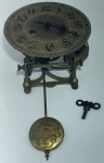 Antigo Máquina de relógio parede a corda fabricante 2 Flechas Germany mecanismo marcado acompanha pe