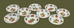 Conjunto de nove bowls para salada de frutas com pintura manual e fina porcelana , não apresenta marca. Med. 13 cm diam