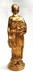 Belíssima escultura em estuque representando Justiça no tom ouro. Mede 30cm