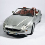 Maisto - Maserati Spyder - Escala 1/18 - Miniatura em metal, rica em detalhes, pneus de borracha, ro