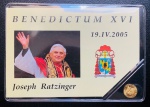 Vaticano - Medalha EDIÇÕES COMEMORATIVAS 2005 EM OURO ( 0,05gr 8 QUILATES - TEOR NÃO INFORMADO ) - FC LACRADO NO BLISTER - Papa BENTO XVI