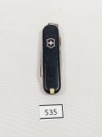 Pequeno  Canivete suiço VICTORINOX com três lâminas.MED: 5,5 CM