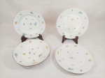 JOGO 3 PRATOS MASSAS 2 RASOS EM PORCELANA BEATRIZ NATAL  DECADA DE  70 DECORADA FLORES FRISO PRATA MEDE 23 CM E 24 CM