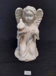 Escultura de Anjo em Porcelana Vitrificada Branca. Medida 16 cm altura