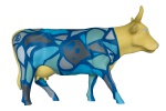 Leilão Cowparade Acervo - Parque da Cidade - Cow Piece II - Autoria: Iconek - Escultura de fibra de vidro com pintura, medindo: 154 x 234 x 80 cm aproximadamente. Base de fibra de vidro, medindo: 30 x 234 x 100 cm. Peso total com a base: 60 kg - Uso interno e/ou externo.