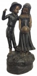 EUROPA 1900 - Imponente escultura em bronze europeu representando casal de crianças. Circa 1900. Med