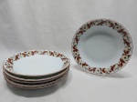 Jogo de 6 pratos fundos de massa, sopa em porcelana Renner Medaillon, borda com floral. Medindo 22cm de diâmetro.