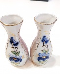 Antiguidade 2 pequenos vasos- Floreira em porcelana branca e azul, com detalhes em guirlanda, filete
