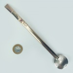 CULTURA GAÚCHA: bomba de chimarrão em prata de lei 600, detalhes em ouro e pedra vermelha | 23cm compr e 34,4g