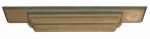 Peanha de madeira patinada com níveis, ao estilo clássico. Mede 90 x 14cm.