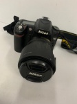 Câmera Nikon D80 + lente Nikon 0.45m/1.48ft  - 1200