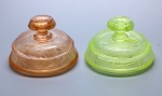 CRISTAL - Lote de 2 porta confeitos em cristal lapidado, nas cores rose e amarelo. Med. 2x12 cm.
