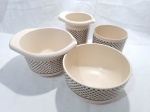 Lote de 4 bowls em melanina alemã. Medindo o mais alto 14cm de diâmetro x 16,5cm de altura.