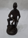 Linda escultura de minerador em bronze cinzelado. Medindo 22cm de altura.