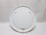 Lindo prato de bolo em porcelana Renner floral com friso ouro. Medindo 28cm de diâmetro.