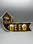 COLECIONISMO - Placa metal decorativa Cerveja Best Beer alto relevo. Med. 41x26 cm.