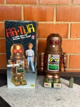 BRINQUEDO - AR-TUR ROBO GIGANTE - ESTRELA - Anos 80 - MUITO BEM CONSERVADO. Na caixa original. <br> <br> Produto conforme fotos originais do lote. Lembre-se de questionar sobre todas as dúvidas até o dia anterior ao dia do pregão ao vivo, solicite fotos e informações se necessário! Produto vendido no ESTADO DE CONSERVAÇÃO atual.