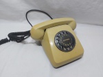 Antigo telefone de disco da marca Siemens, modelo H70. Necessita de restauro, produto não testado.