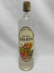 Garrafa lacrada da cachaça Chora Menina, 700ml.