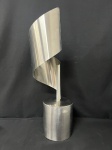 ROBERTO MORICONI - Escultura de placa de aço em forma elicoidal - "Sem título" - Altura 75 x
