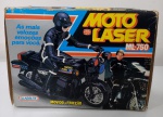 MOTO LASER DA GLASSLITE NA CAIXA ORIGINAL ESTADO DE CONSERVAÇÃO BOM, PORÉM COM AS DUAS LANTERNAS QUEBRADAS MAS ACOMPANHAM O LOTE.