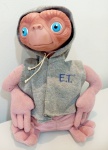 Boneco E. T Original da Walt Disney World. Medindo aproximadamente 25 cm