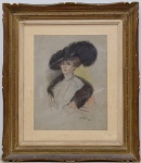 GUSTAVO D'ALLARA - Obra em pastel sobre cartão representando retrato de "Mulher com Chapéu&#