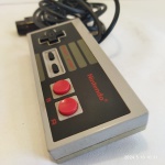 Controle para vídeo Game Nintendo NES 8bits popularmente conhecido como Nintendinho. Controle origin