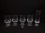 Lote 5 Taças diversas em Cristal base circular sendo 1 flut e 4 de vinho mede 17 cm x 4 cm e 11 cm x 6 cm