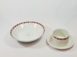 2  peças , molheira e tracessa funda porcelana Renner- medaillon decorado flor. medida molheira 21 cm x 7 cm e travessa funda  24cm x 6 cm altura. Apresenta pequno bicado na borda