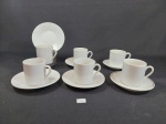 lote 6 xicaras de café em porcelana  BRANCA diversas sendo 2 com xicaras diferentes e pires adaptado mede 5,5 cm x 5 cm e pires 11 cm