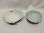 Lote de 2 bowls, petisqueiras em porcelana oriental. Medindo o maior 19cm x 18cm x 6cm de altura.