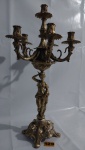 Imponente e majestoso candelabro de 6 velas em bronze dourado, parte central com escultura feminina,