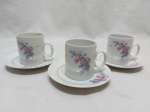 Jogo de 3 xícaras de café em porcelana Renner Medaillon floral com friso ouro.