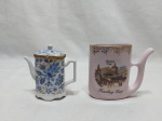 Lote de pequena caixa na forma de bule e miniatura de caneca em porcelana. Medindo o maior 10cm de altura.