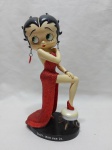 Escultura de Betty Boop em resina da marca Westland Giftware. Medindo 21,5cm de altura.