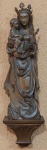 Espetacular escultura em madeira nobre de origem Europeia, representando "Nossa Senhora com o Me