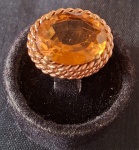 JÓIAS- 1 Lindo anel de ouro amarelo 750, com uma pedra de citrino natural, aro nº11, pesando 20,8gr,