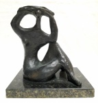 SÔNIA EBLING, Mulher - escultura em bronze patinado  - 20 cm Altura (base 14x19 cm) Assinada