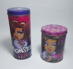 Lote de 2 lindas latas de coleção, representando - MONSTER HIGH - Sendo que à lata menor é cofre. Medida da lata menor: 13 cm de altura x 10,5 cm de diâmetro. Biscoitos Santa Edwiges.