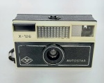 Antiga Câmera Fotográfica - AGFA  X - 126  AUTOSTAR - Medida: 10,5 cm x 6,5 cm x 5,5 cm. O botão de disparar está travado, necessita de revisão. Peça antiga para coleção ou decoração.