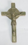 Antigo crucifixo imã de painel de carro - Metal - Fab: Visani - Medida: 7,5 cm x 4,5 cm x 1 cm.