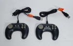 Par de controle de Joystick com entrada USB para DVD Game. Sem uso - Medida: 11 cm x 9 cm x 2,5 cm.