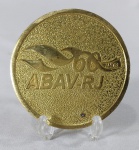 ABAV-RIO - Grande Medalha Comemorativa 60 Anos - 1953/2013 - Associação Brasileira de Agências de Viagens do Rio de Janeiro - " Você é Parte da Nossa História "-  Metal dourado -  Acondicionada na Caixinha Original - Wilson Sport - Medida da Medalha: 70 mm de diâmetro x 4 mm de espessura. Medida da Caixinha : 10 cm x 10 cm x 2 cm.