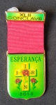 Linda e Rara Medalha do XLII CONCLAVE de Cavaleiros Rosa Cruzes - Tema Esperança 2012 - Supremo Conselho do Brasil do Grau 33 para o R. E. A. A. - Material: Metal com camada de Resina acrílica - Medida total: 9 x 4 cm.. - Material: Metal e resina acrílica - Medida: 9 x 4 cm de diâmetro.