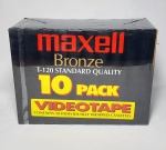 Lote lacrado de 10 Fitas VHS - MAXELL - T-120 -  246 m - Standard quality - Bronze - 6 horas. Medida: 26 cm x 19 cm x 10 cm.