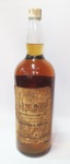 Blended Scotch Whisky da marca "HAIG" em embalagem original, muito antiga tendo seu rótulo amarelado pelo tempo e pequenas perdas na lateral do mesmo. Conteúdo de 4.540 ml. Obs: não poderá ser despachado pelos Correios.