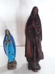 Duas  esculturas de nossa senhora em gesso, Medidas 43,5cm e 31cm,